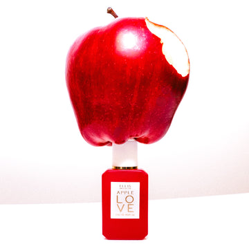 IAMGE 4: APPLE LOVE MINI WITH APPLE