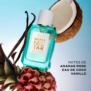 Miami Nectar 50ml Eau de Parfum avec ananas rose, gousses de vanille et noix de coco sur fond bleu clair avec texte noir qui dit « Notes de Ananas Rose, Eau de Coco, Vanille ».