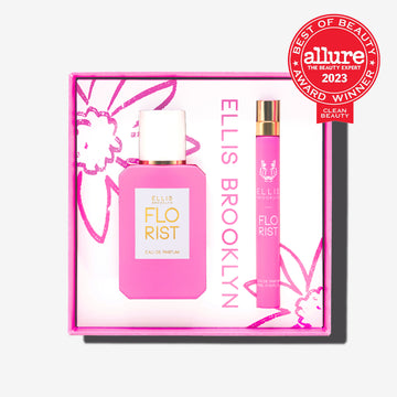 Boîte cadeau Florist Eau De Parfum montrant le Florist 50ml Eau De Parfum et le Florist 10ml Eau De Parfum Vaporisateur de voyage sur fond blanc avec le badge rouge Allure The Beauty Export Best of Beauty Winner Clean Beauty 2023.