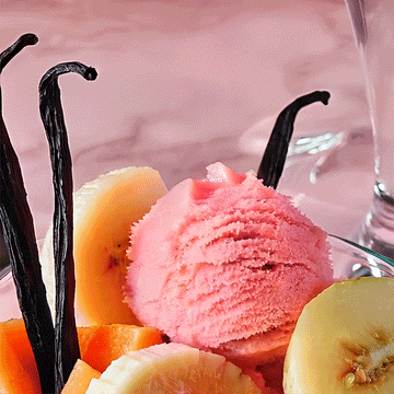 SORBET POURING ON FRUIT