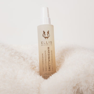 IMAGE 4: MARSHMALLOWS BOTTLE ON BLANKET