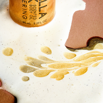 IMAGE 4: VANILLA MILK SCENT NOTES CLOSE UP