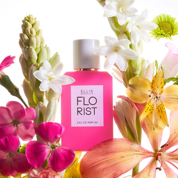 IMAGE 2: FLORIST 50ML BOTTLE IN FLOWERS